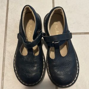 Girls mini Boden shoes leather T bar shoes